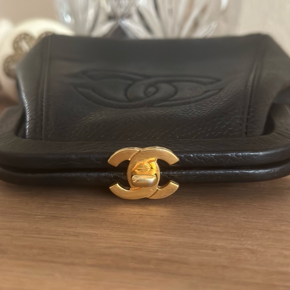 Authentic Vintage Chanel Black Caviar Kiss Lock Coin Purse - Picture 7 of 11